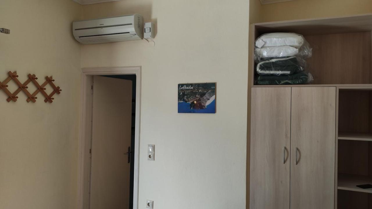 Gogo's - γωγώ & Pensión Nydri (Lefkada)