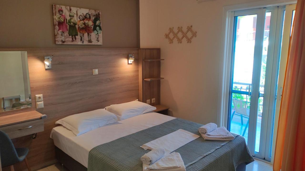 Gogo's - γωγώ & Pensiune Nydri (Lefkada)